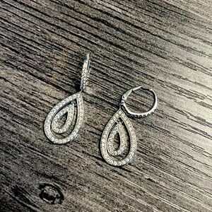 Diamond earrings white 14k gold from the Oprah’s Last Giveaway Show